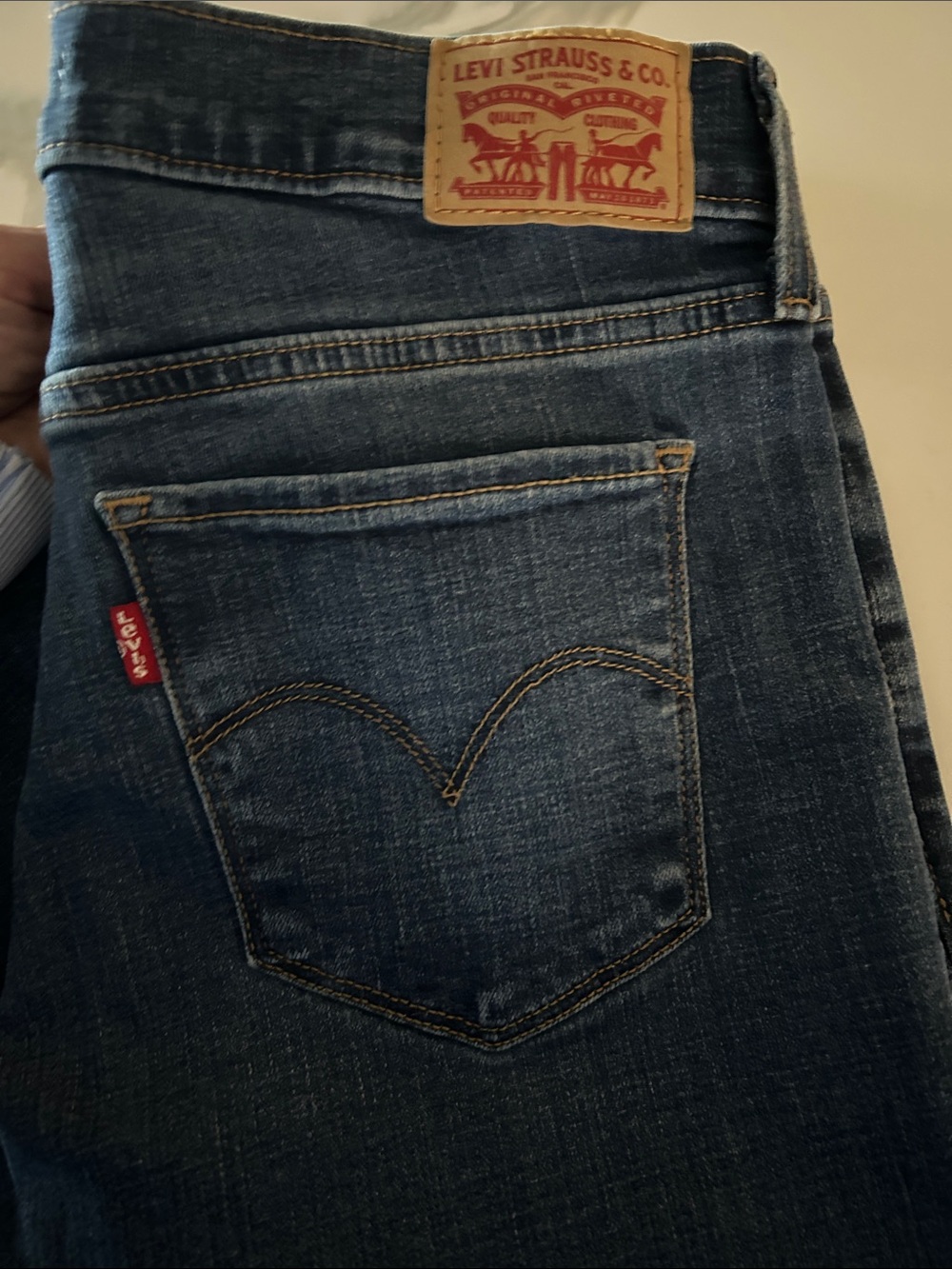 LEVI’s Women’s 315 Shaping Bootcut Jeans - Size 28